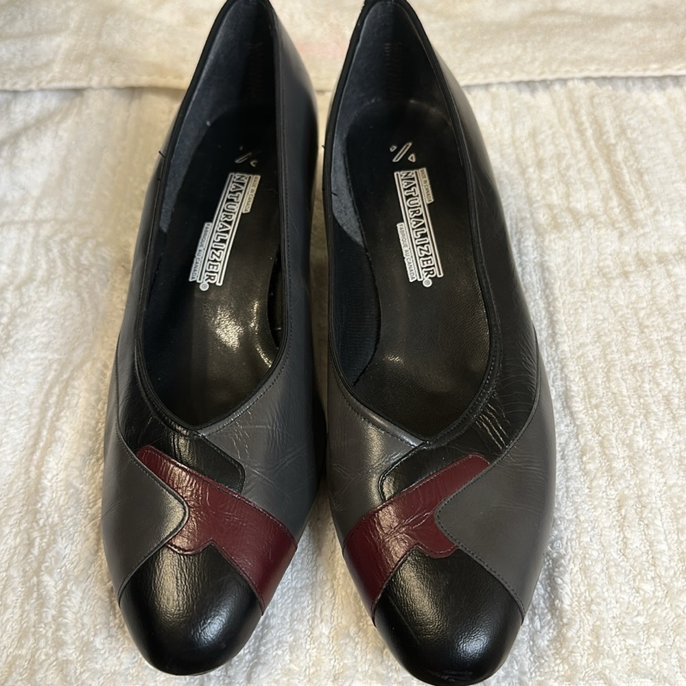Kitten Heels Vintage 90s. 10/ 9.5 Black Gray Burgundy NATURALIZER Leather